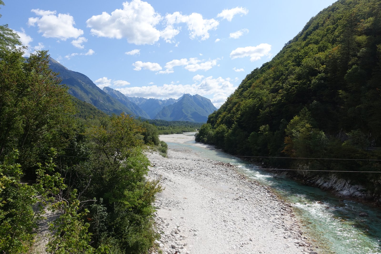 Berglandschaft und türkisfarbene Soča